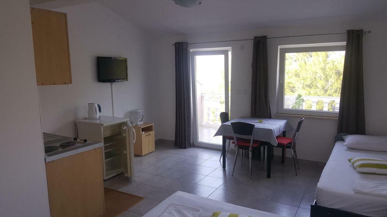 Apartment Viktor Sali Dış mekan fotoğraf